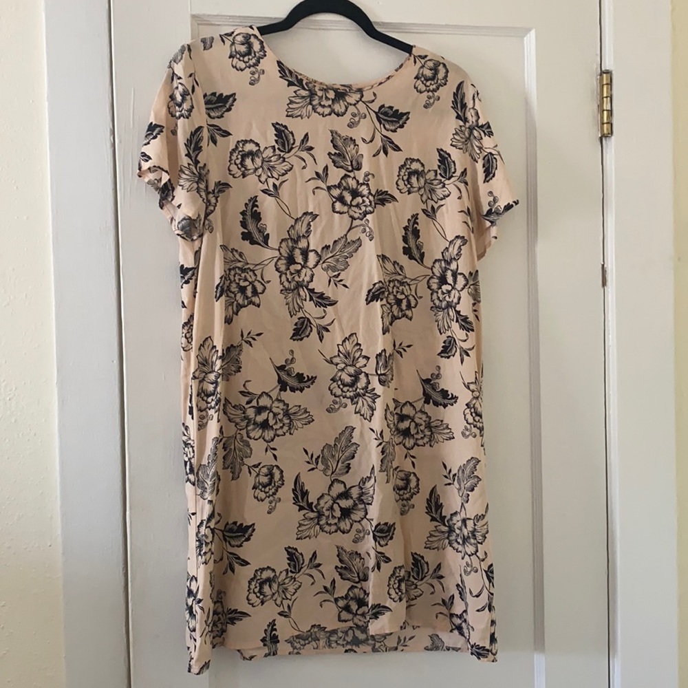 Floral shift dress